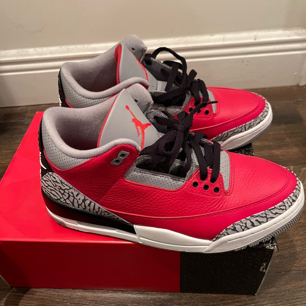 Jordan Air Jordan 3 Retro SE Red and Gray Athletic Shoes - Picture 8 of 8